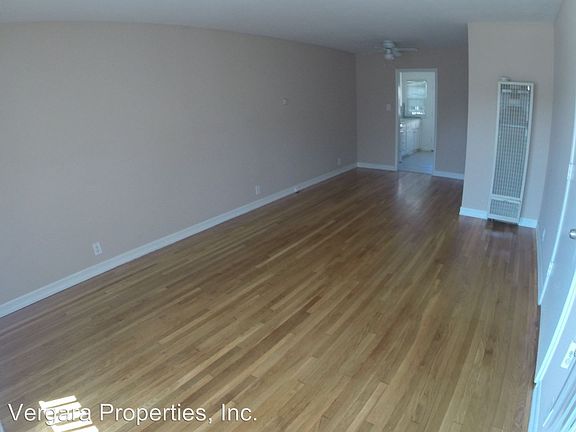 4th image of 607 Amapola Ave