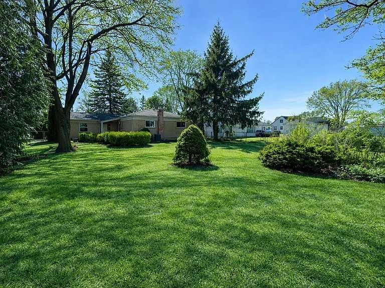 2235 Chesley Dr — Photo 32