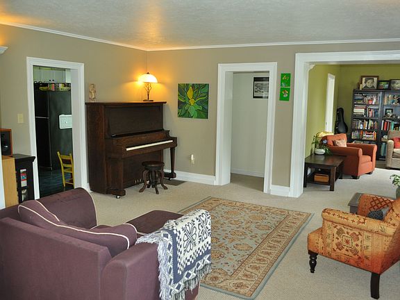 4th image of 4710 Dowling St