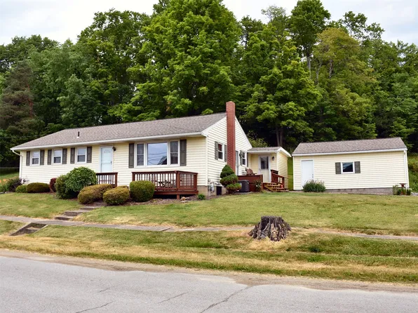 1013 Washington St, Conneautville, PA 16406