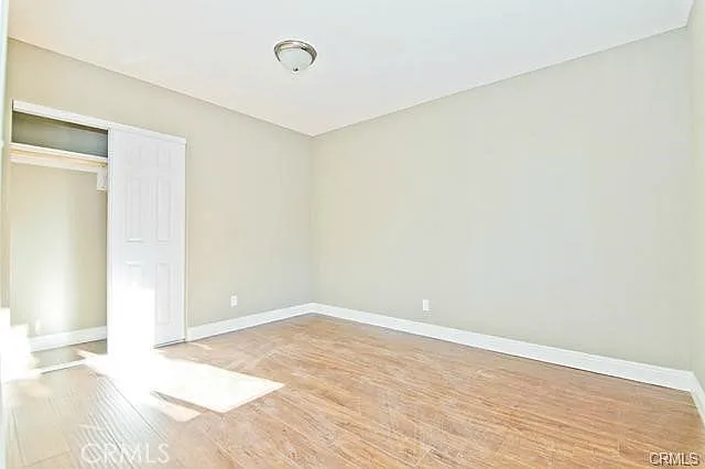 626 W 59th Pl — Photo 7