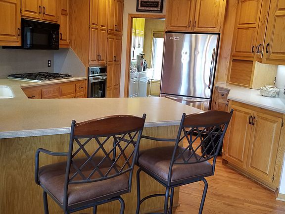 5th image of 734 Ashley Dr