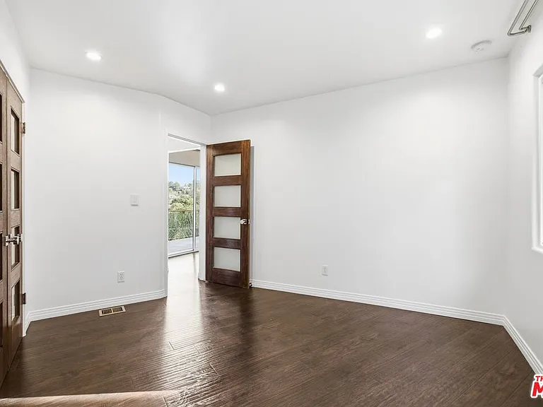3476 Troy Dr — Photo 20