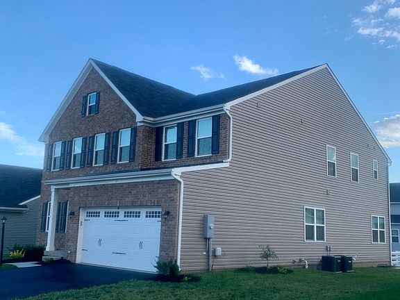 2nd image of 204 Northumberland Dr