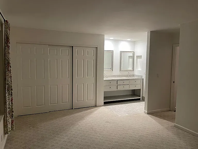 310 Laguna Dr — Photo 9