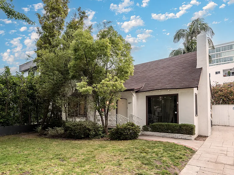 307 S La Peer Dr — Photo 29