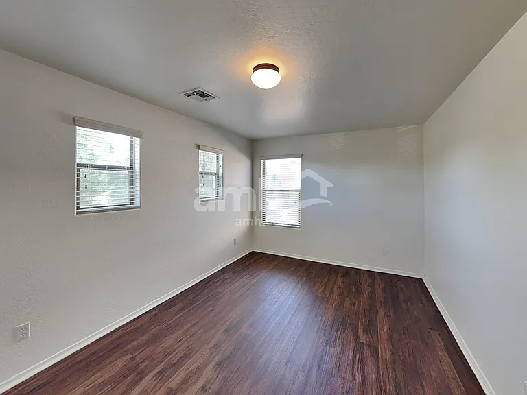 18541 W Valerie Dr — Photo 14