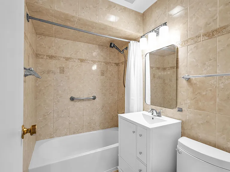 1901 Kennedy Blvd #202 — Photo 7