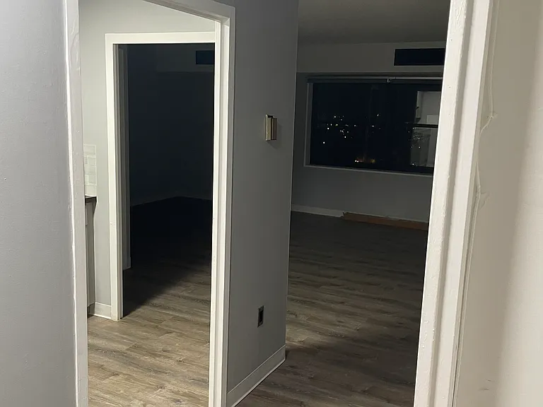 1 Crawford Pkwy #1704 — Photo 9