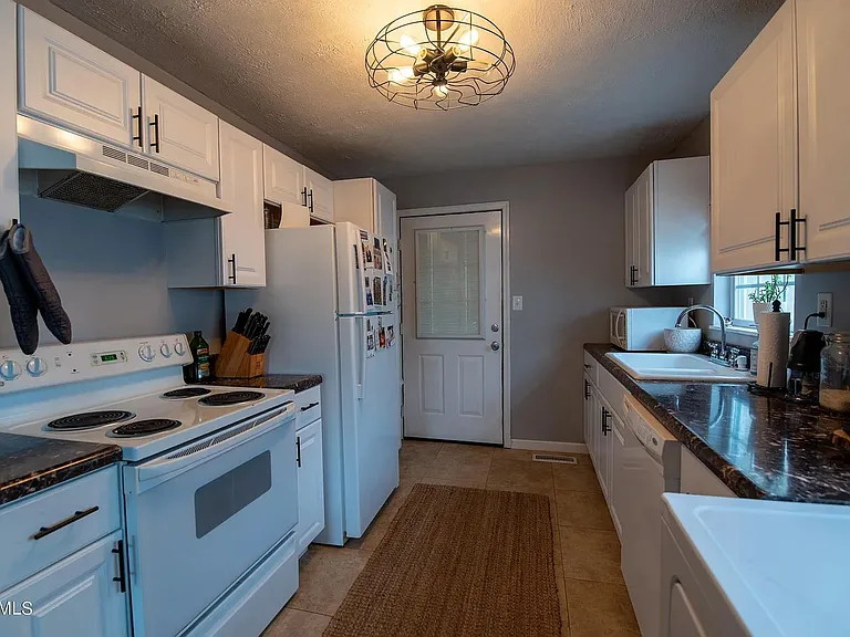 1133 Fair Dr — Photo 27