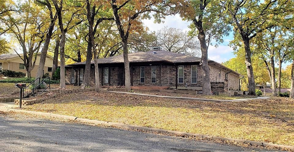 1st image of 1801 Catalina Cir