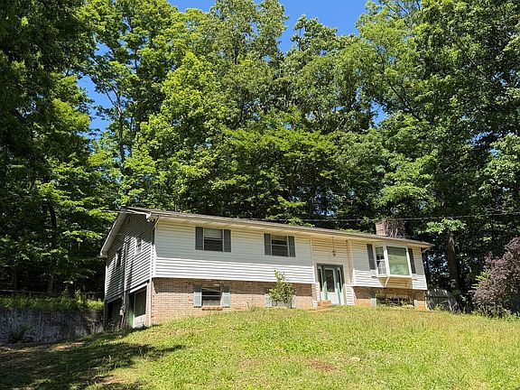 2nd image of 1708 Timberlane Cir