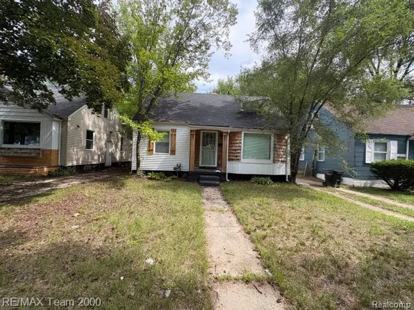 18462 Grandville Ave, Detroit, MI 48219