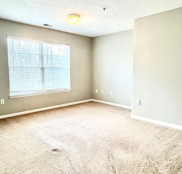 4417 Inverness St — Photo 9