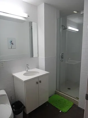 Rented by KVNY Soho | media 53