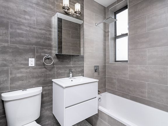 4th image of 921 Washington Ave #543