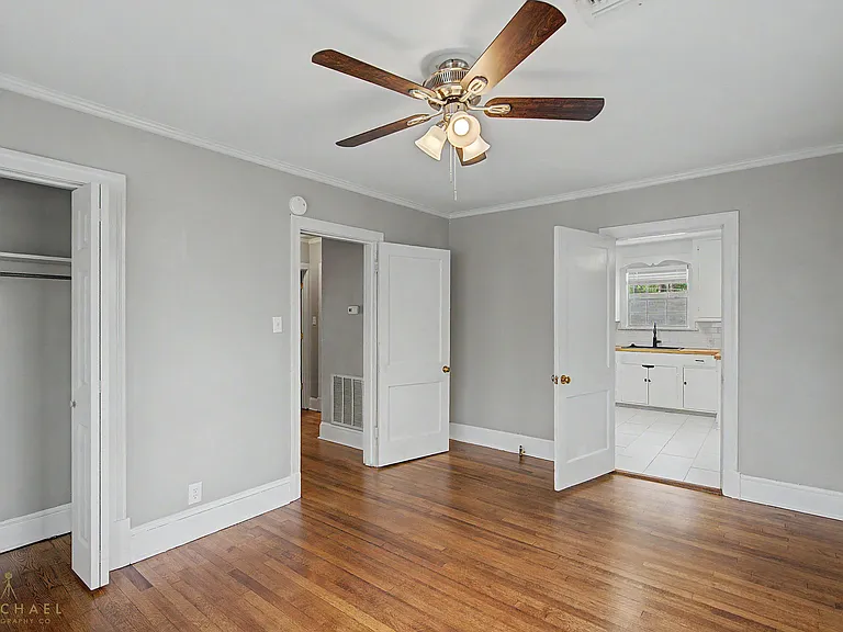 3907 Baltimore Ave — Photo 10