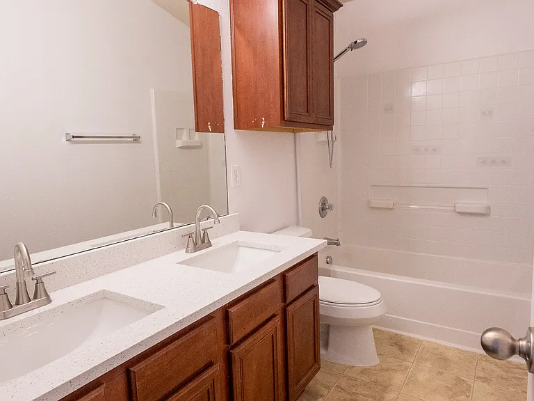 1601 Lionheart Dr — Photo 13