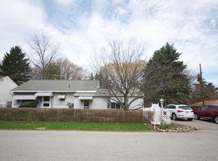 830 W Arlington Rd, Erie, PA 16509