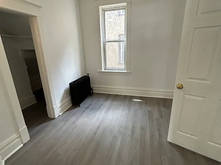 547 Minnehaha Ave E — Photo 1