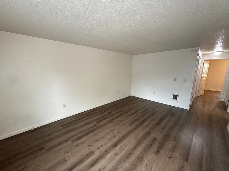 917 Bryan Ct — Photo 6