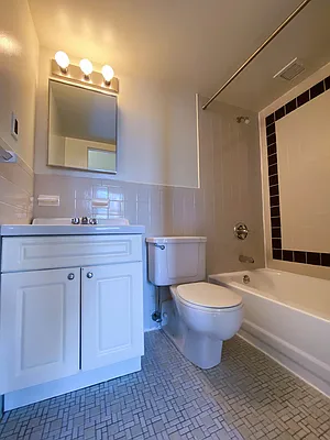 Rented by City Connections Realty | media 18
