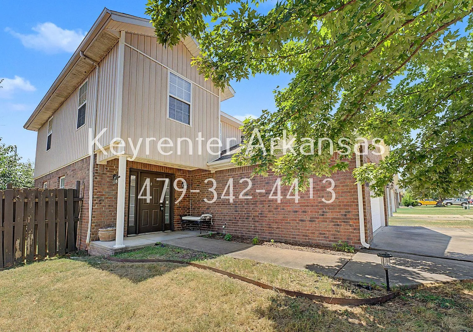 Bright & Spacious 3-Bedroom Bentonville Home — Photo 1