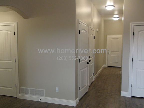 5th image of 3432 N Coral Way