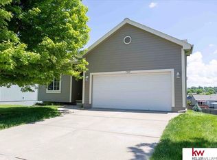 7505 N 77th Ave, Omaha, NE 68122