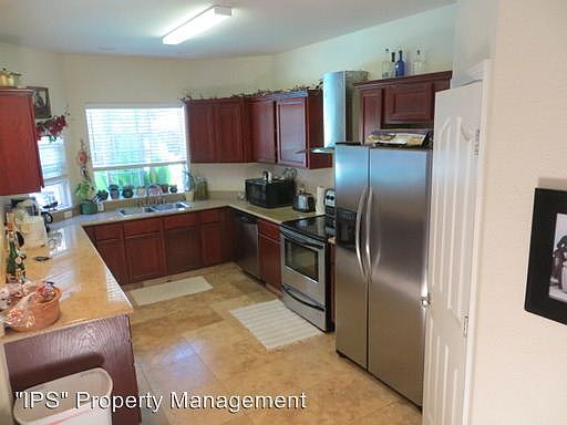 4th image of 895 E Brighton Ln