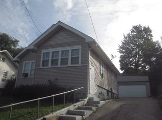 619 Wellington Ave, Elgin, IL 60120