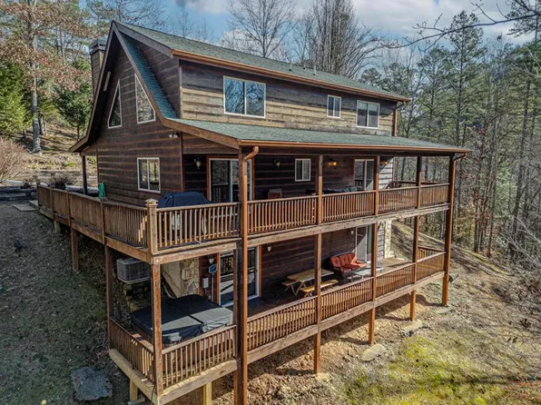 160 Chickasaw Trl, Blue Ridge, GA 30513