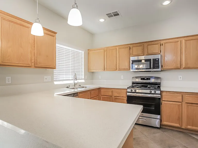 10413 Sloping Hill Ave — Photo 8