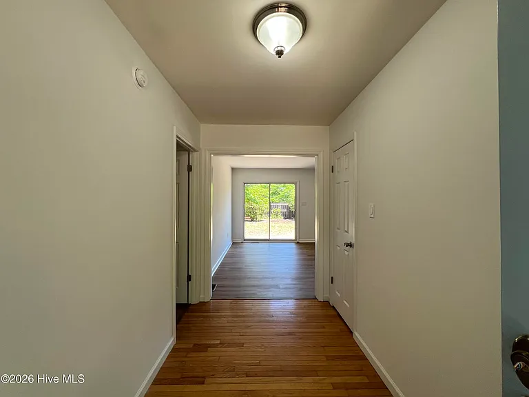 10 Beryl Cir — Photo 3