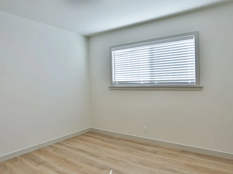 Maude Ave 7 LLC — Photo 15