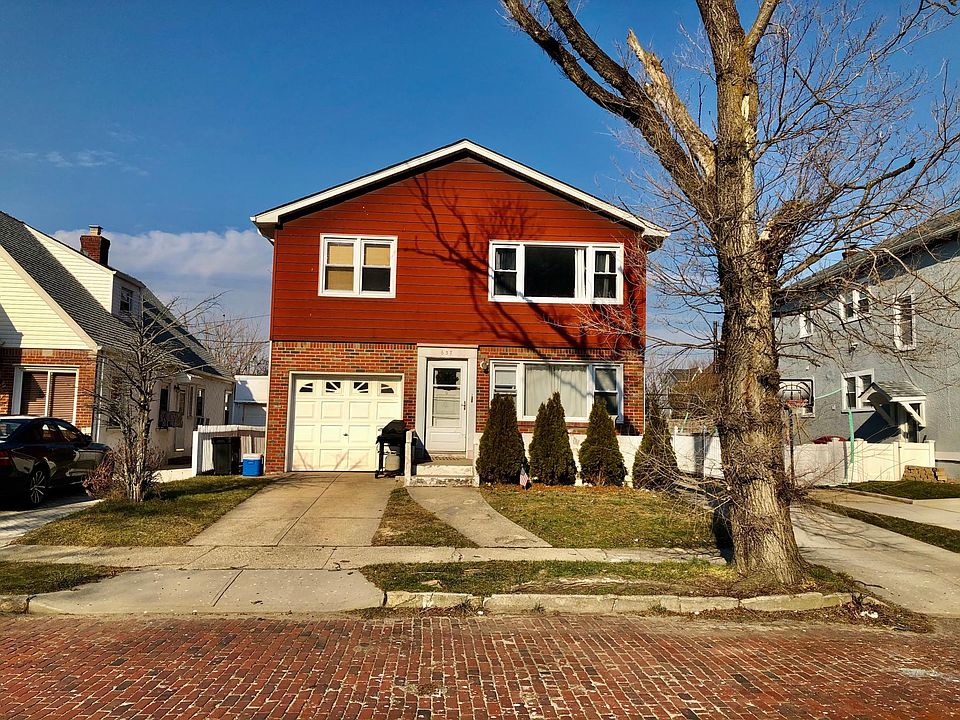 1st image of 637 W Penn St