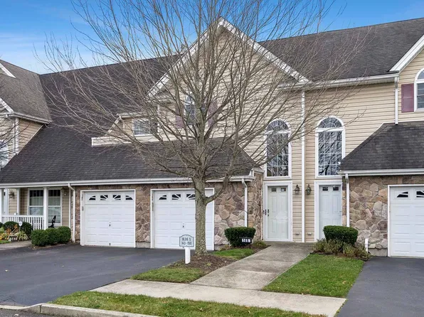 148 Christine Dr, Dix Hills, NY 11746