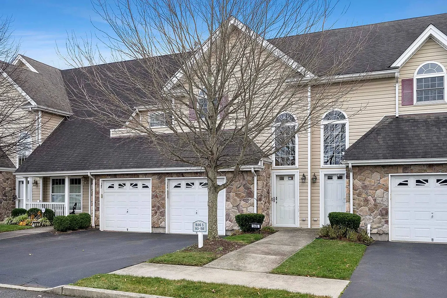 148 Christine Dr photo 1