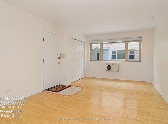 2nd image of 4856 N Paulina St APT 1W