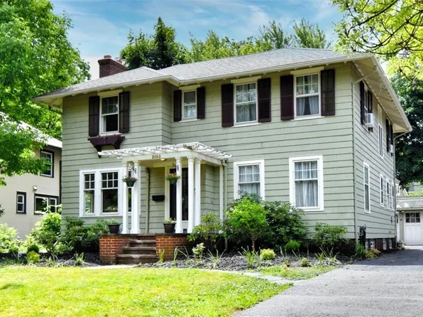 2692 W Saint James Pkwy, Cleveland Heights, OH 44106