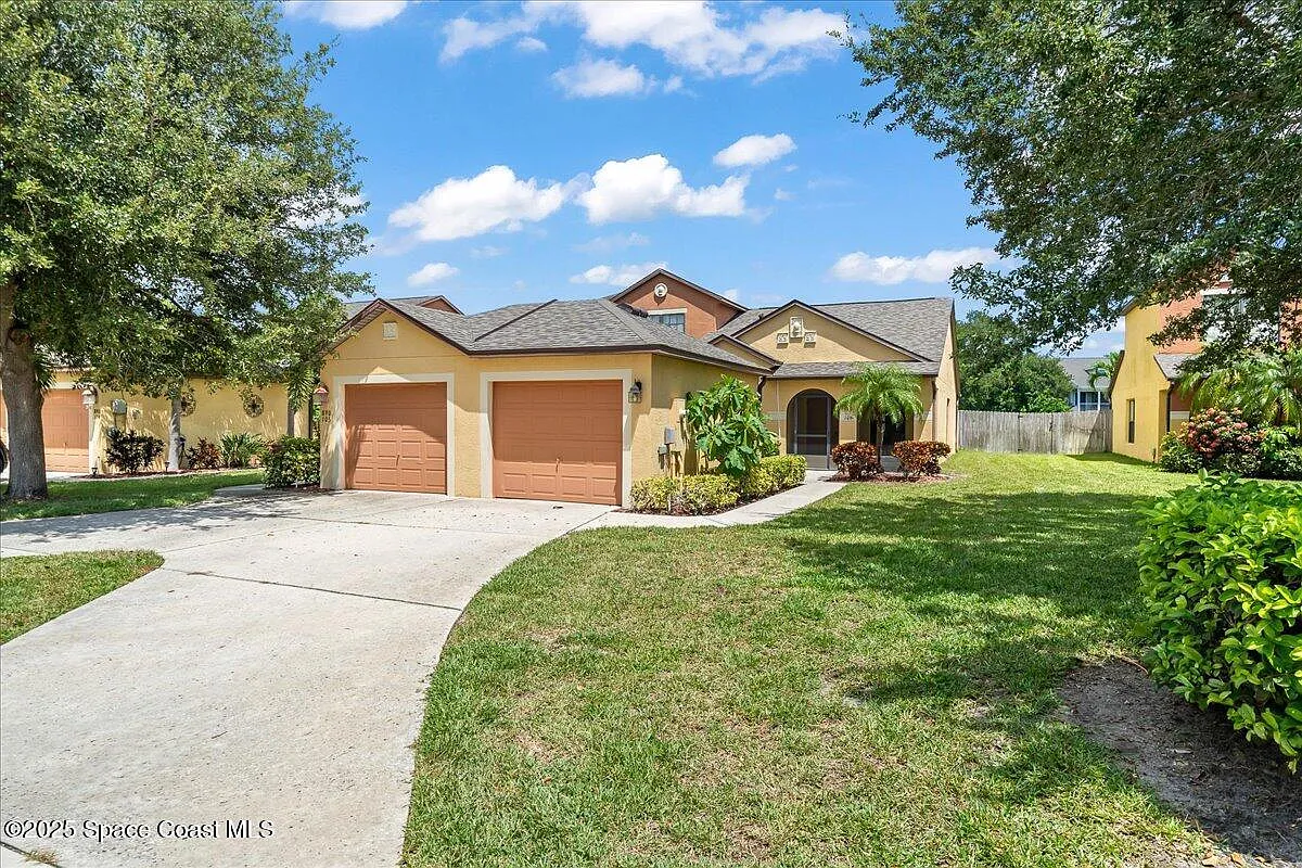 2 bed, 1050 sqft, $1,800 — Photo 1