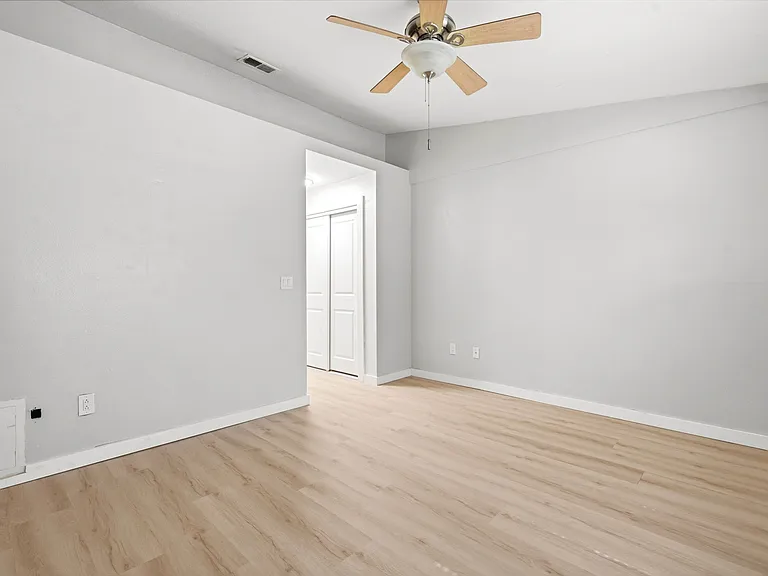 8511 J R Manor Dr — Photo 24