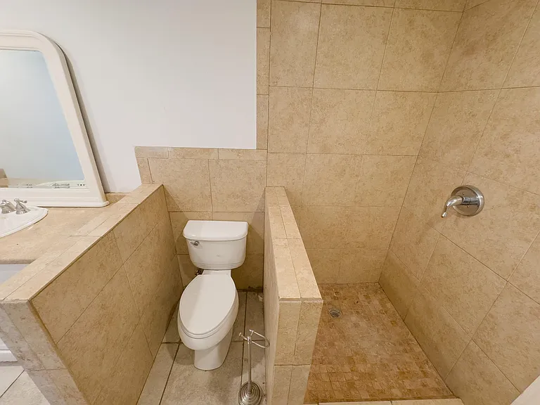 2222 Carnes St — Photo 12