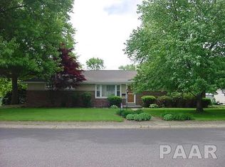 200 Devonshire Rd, Washington, IL 61571