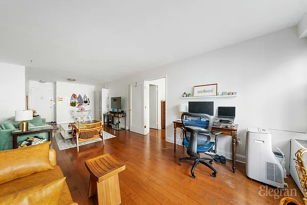 Sold by Elegran | media 3