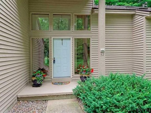 2nd image of 52 Robinwood Dr
