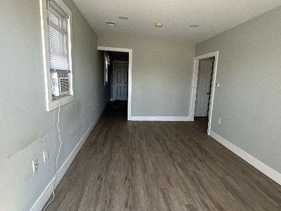 4th image of 19 Willis St