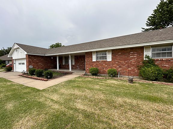 3rd image of 3117 NW Brent Cir