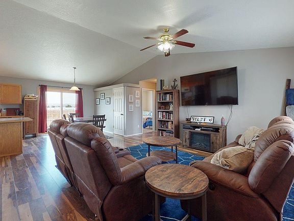 4th image of 8712 Kingsbury Dr