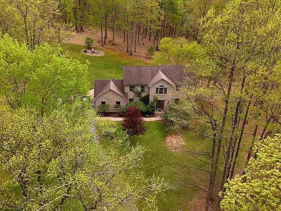 3rd image of 649 Sassafras Dr